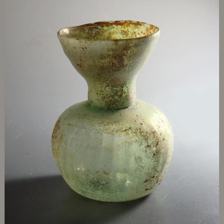 Roman Ribbed Glass Sprinkler Flask With Iridescence - Image 7