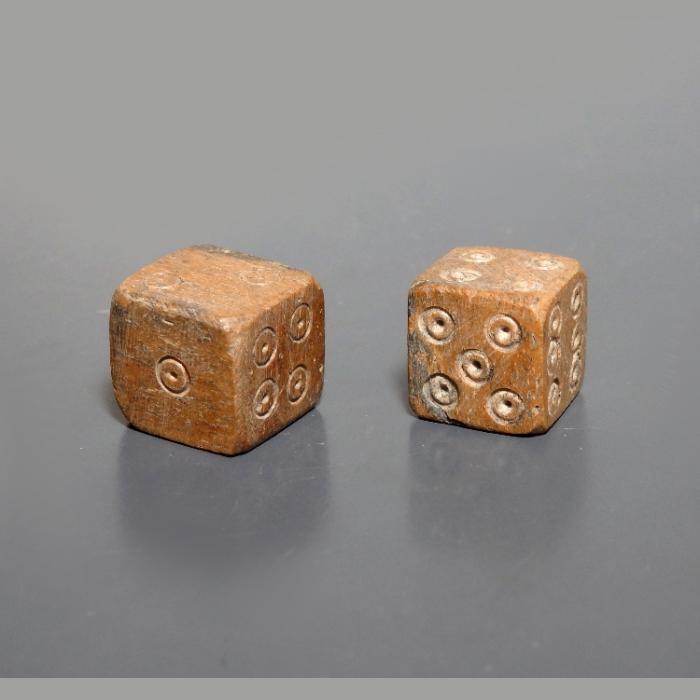 A Pair of Roman Bone Dice - Image 3