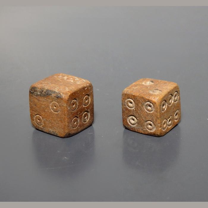 A Pair of Roman Bone Dice - Image 4