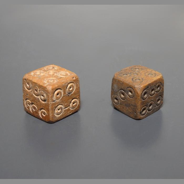 A Pair of Roman Bone Dice - Image 2